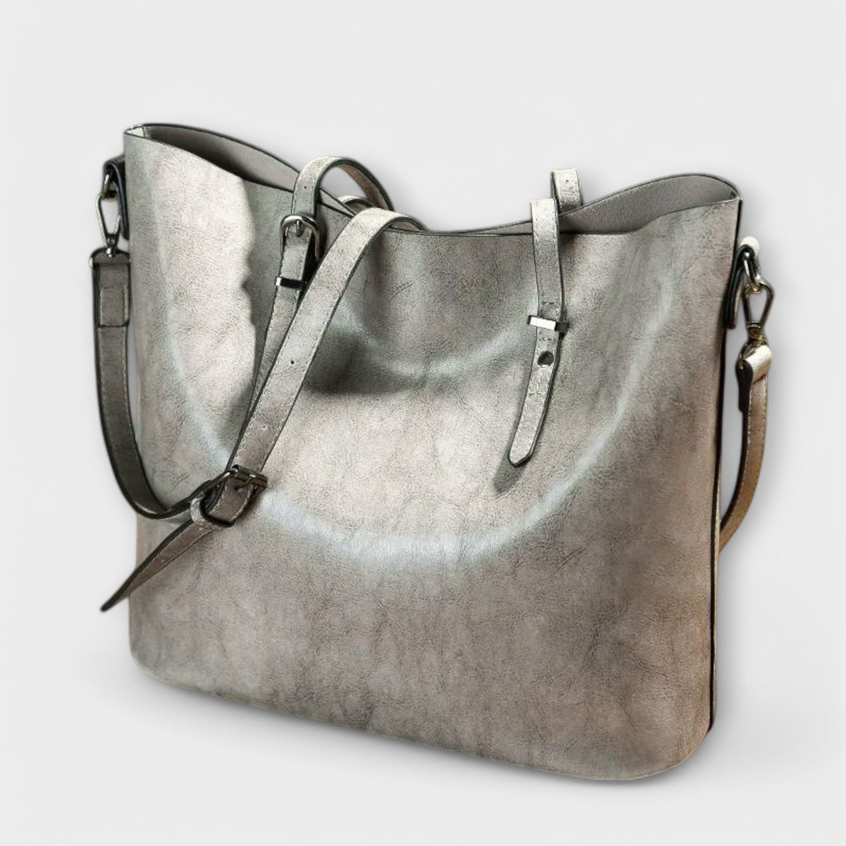 Danaé Bellefeuille | Vintage Shoulder Bag