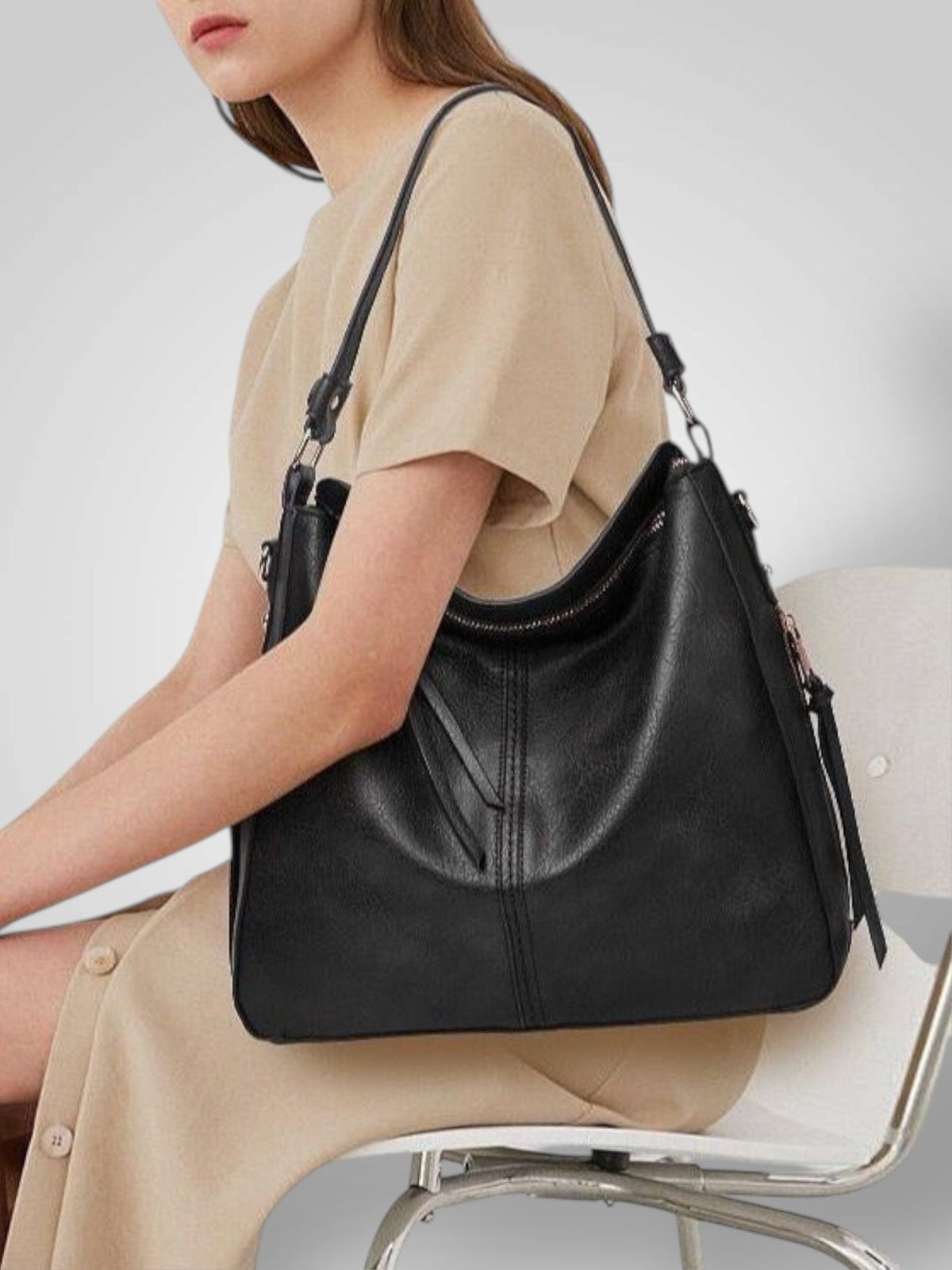 Céline Montreau  | Elegant Leather Bag