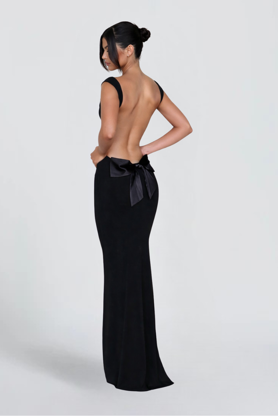 Léa Robert | Bow Back Maxi Dress – Square Neck Open Back Bodycon Evening Gown