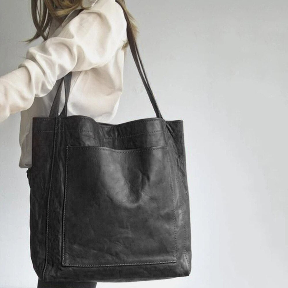 Élina Belleneuve | A stylish and practical shoulder bag