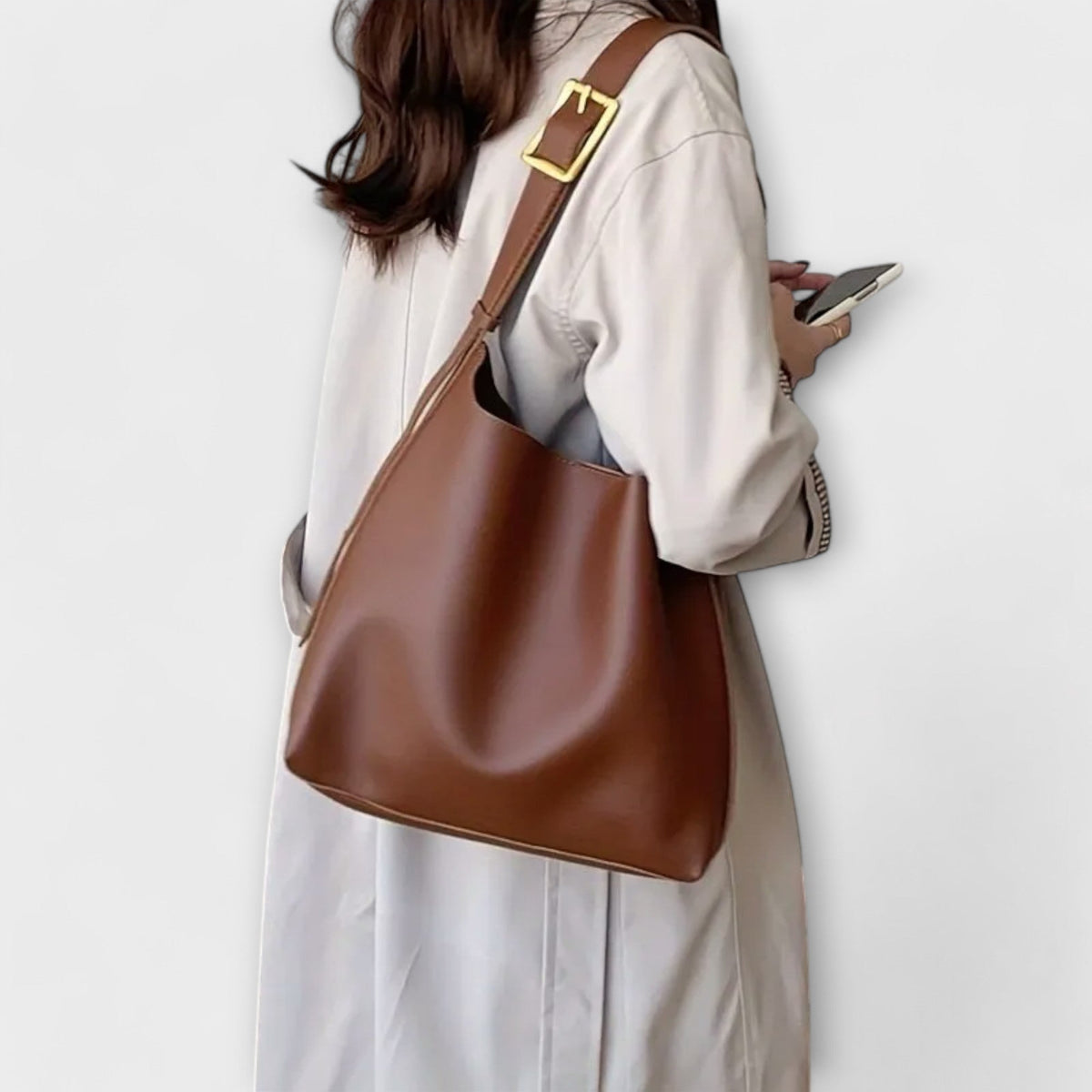 Anaëlle Dervaux | Elegant leather shoulder bag