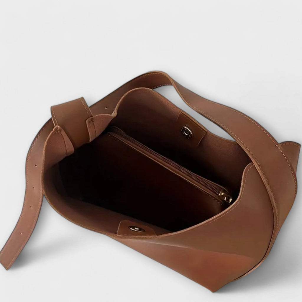 Anaëlle Dervaux | Elegant leather shoulder bag