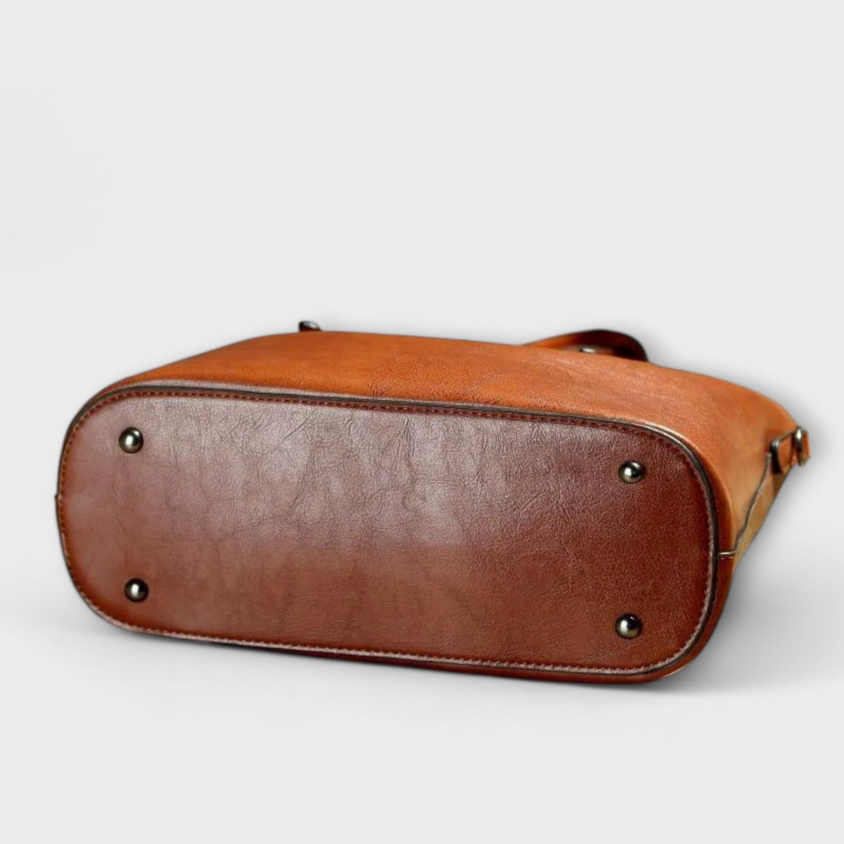 Danaé Bellefeuille | Vintage Shoulder Bag